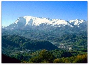sibillini-mountains-marche-italy